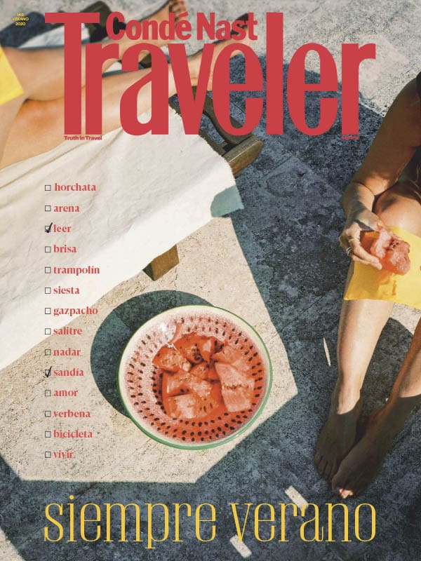 Portada de la revista Conde Nast Traveller julio 2020